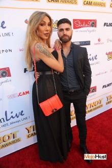 ynotcams2018_redcarpet131 